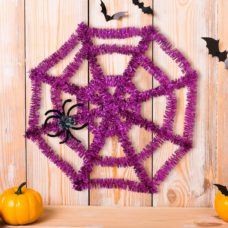 Adorno De Telaraña De Tinsel Color Morado Con Araña 1