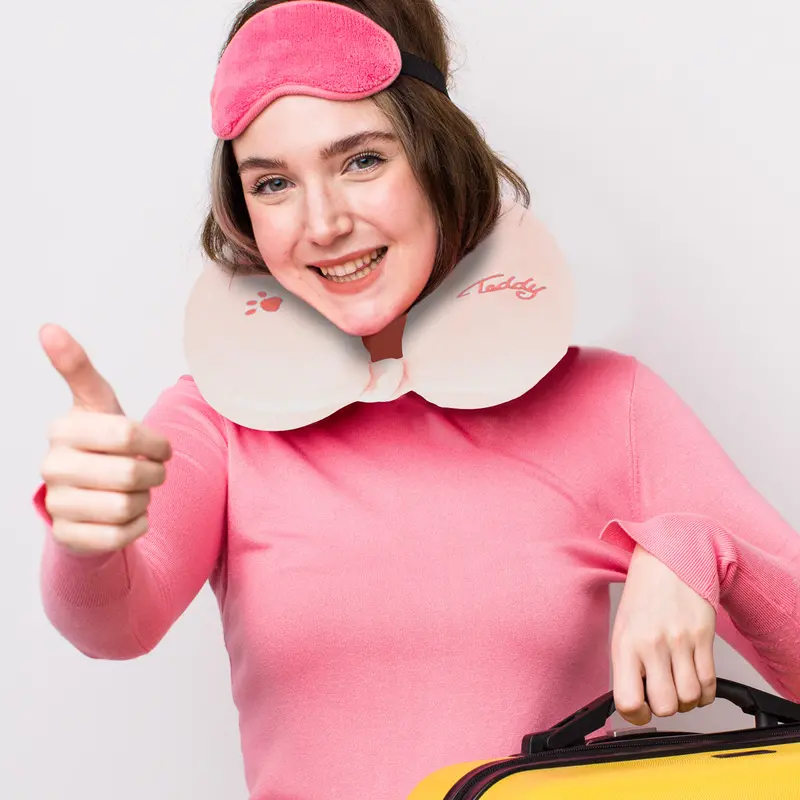Almohada Con Diseño De Oso Color Rosa Para Viaje 2