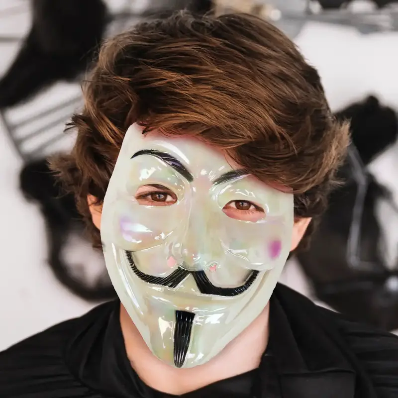 Anonymous, Máscara De Plástico 1