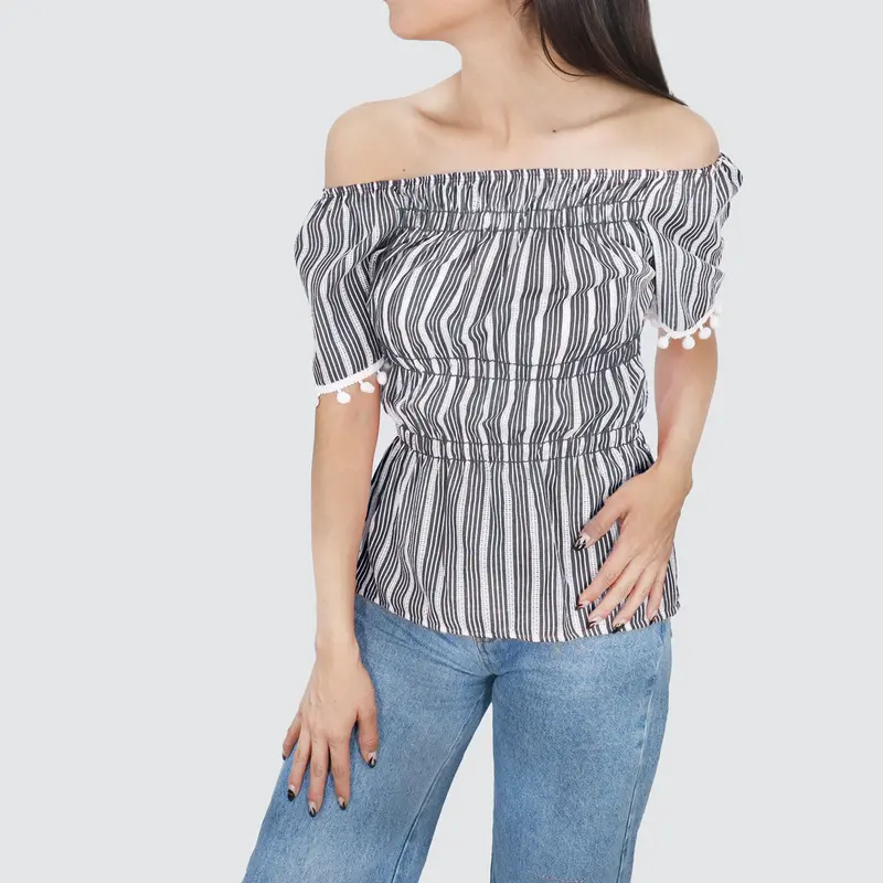 Blusa Con Corte Campesino Para Dama, Color Negro 1