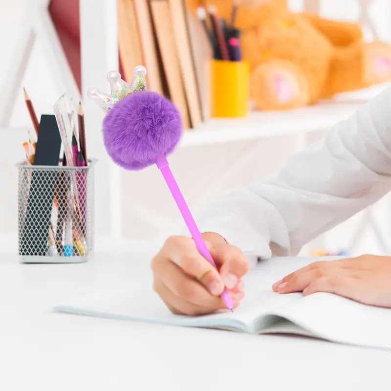 Bolígrafo De Peluche Con Coronita Morada 1
