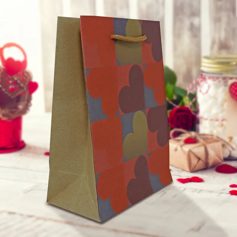 Bolsa De Papel Kraft Para Regalo, Decorada Con Corazones De Colores 1