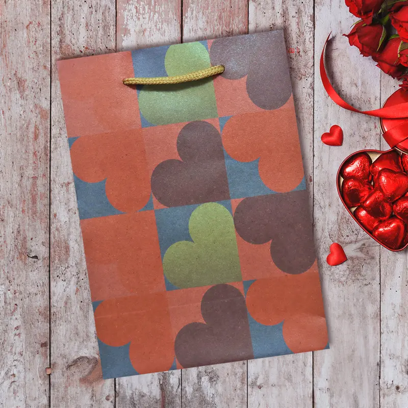Bolsa De Papel Kraft Para Regalo, Decorada Con Corazones De Colores 2