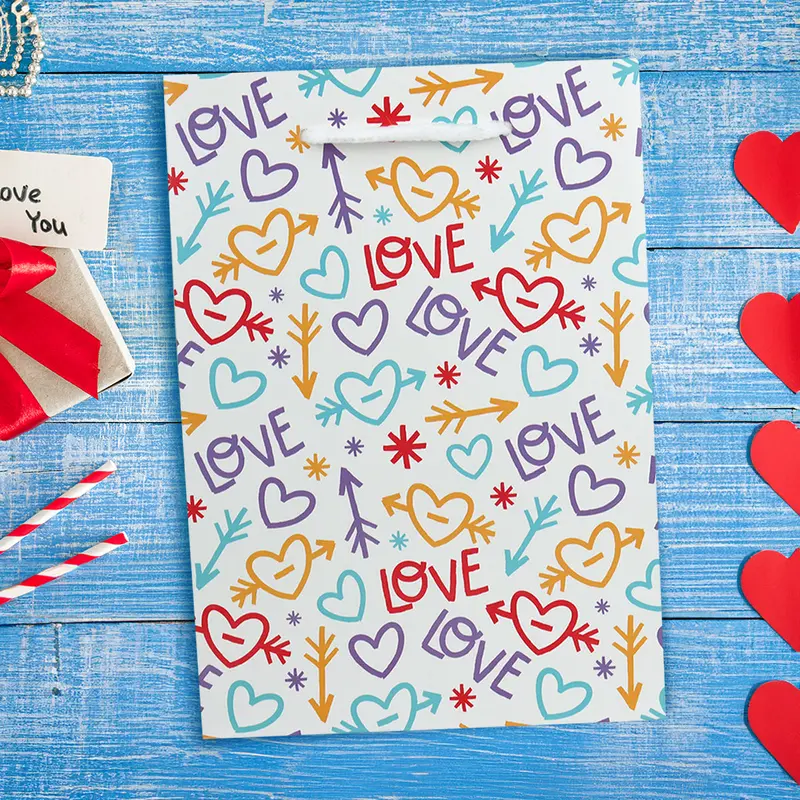 Bolsa De Regalo Decorada Con Corazones 2