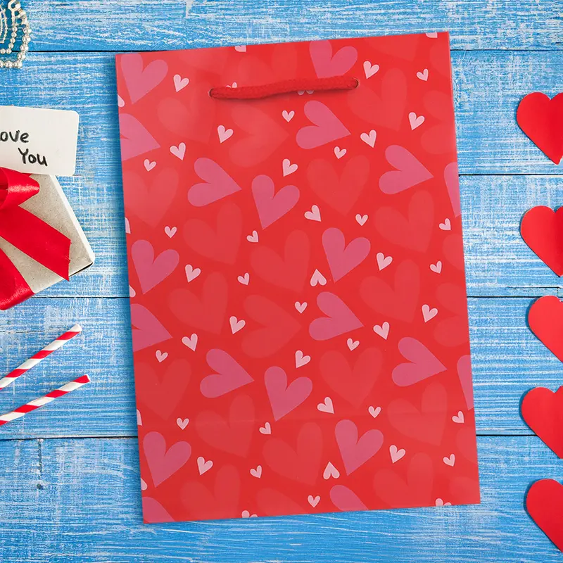 Bolsa De Regalo Decorada Con Corazones, Color Rojo 2