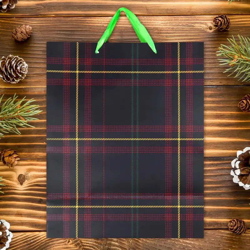 Bolsa De Regalo Navideña, Diseño Cuadros, Color Negro Y Rojo 1