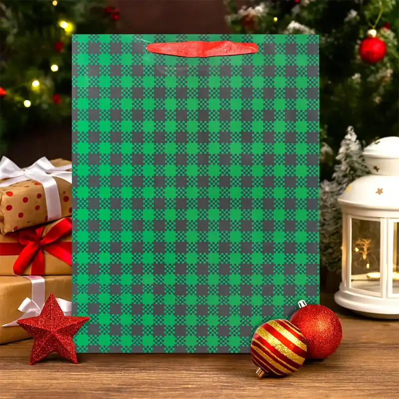Bolsa De Regalo Navideña, Diseño Cuadros, Color Verde 1