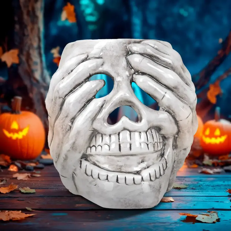 Calavera Y Manos, Portavela, Color Blanco 2