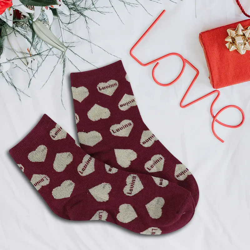 Calcetines Color Vino Con Corazones 1