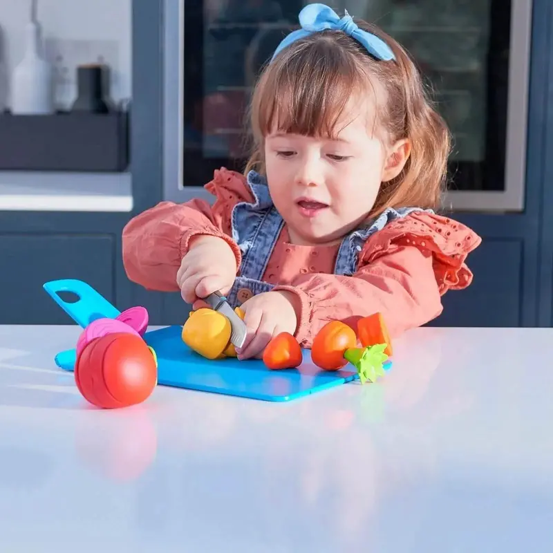 Casdon Joseph Joseph Play Pretend Food & Chopping Board 2