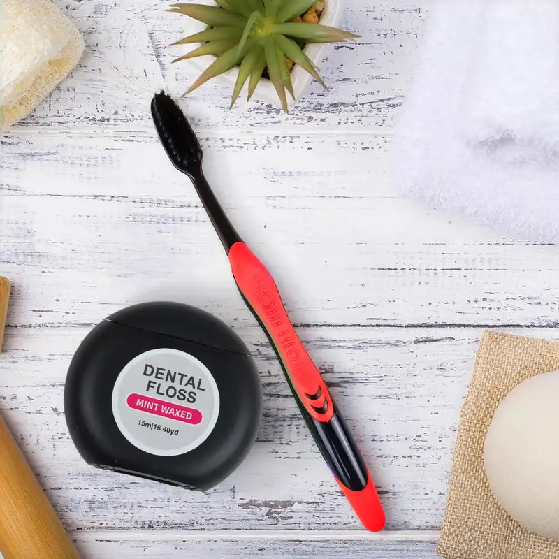 Cepillo Dental Con Hilo Dental, Color Rojo 1