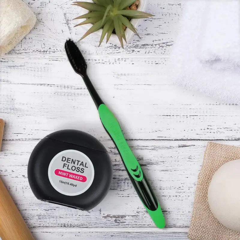 Cepillo Dental Con Hilo Dental, Color Verde 1