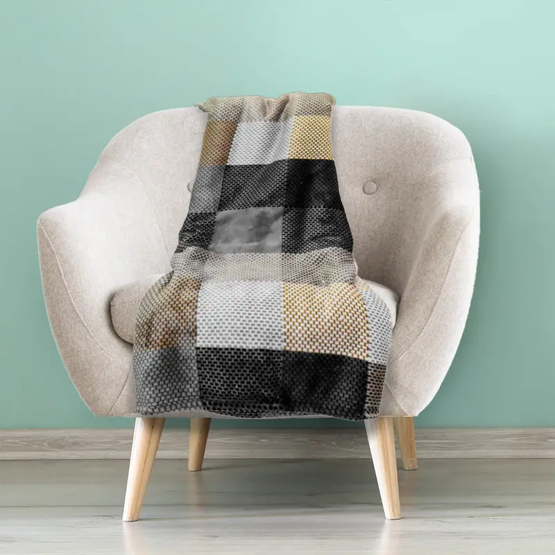 Cobija Afelpada Color Beige Con Gris, 179X148cm 2