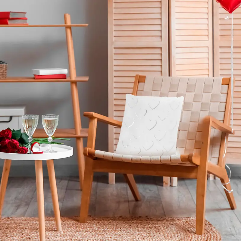 Cojín Decorado Corazones, Color Blanco 1
