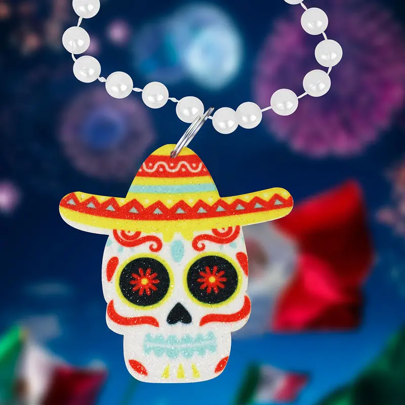 Collar Color Blanco Con Colgante En Forma De Calavera 1
