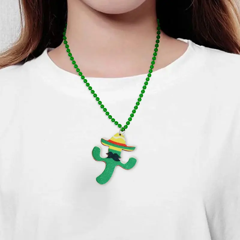 Collar Color Verde Con Colgante En Forma De Cactus 2