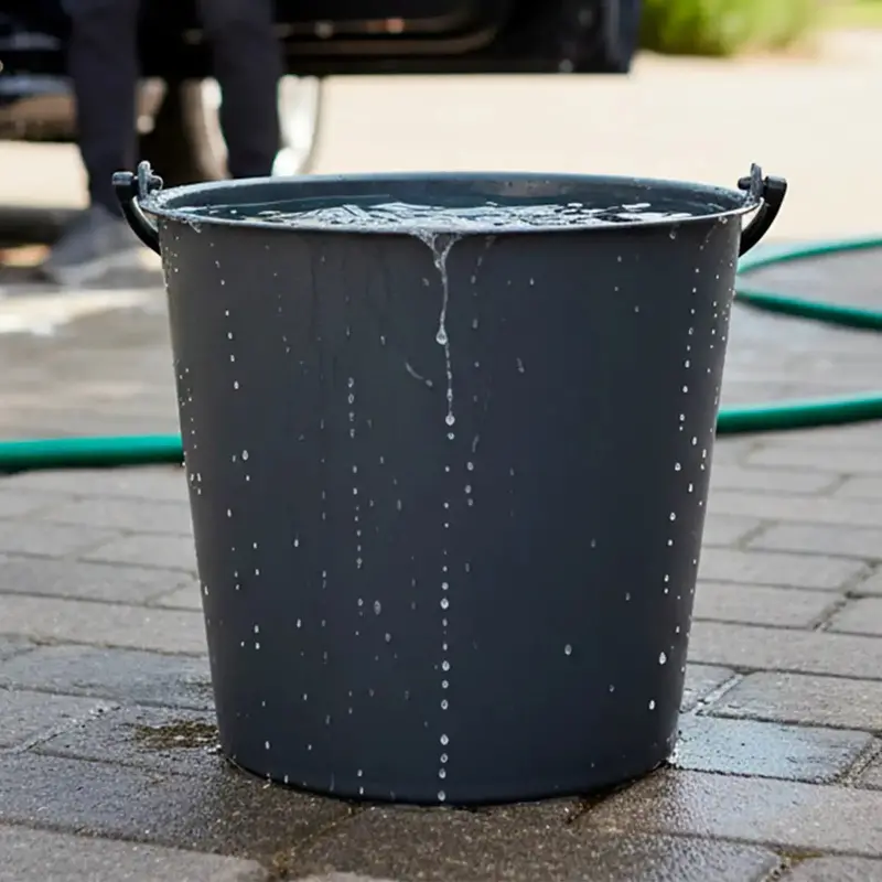 Cubeta De Plástico, Color Negro, 13 L 1