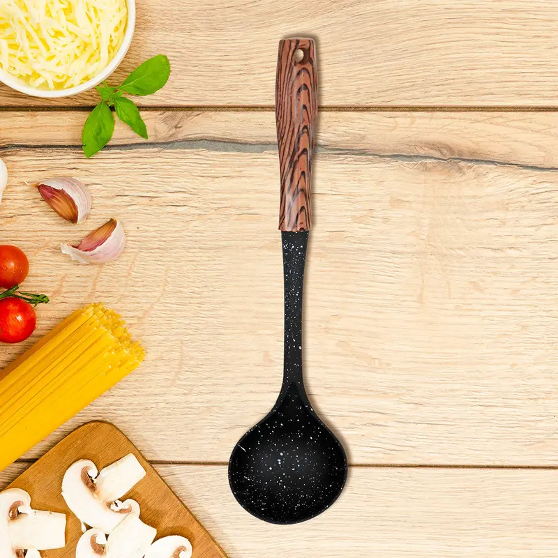 Cucharón De Cocina Con Mango Color Madera 2