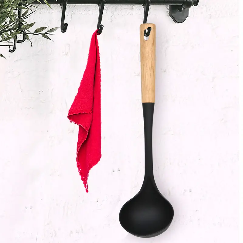 Cucharón De Cocina Con Mango De Madera 2