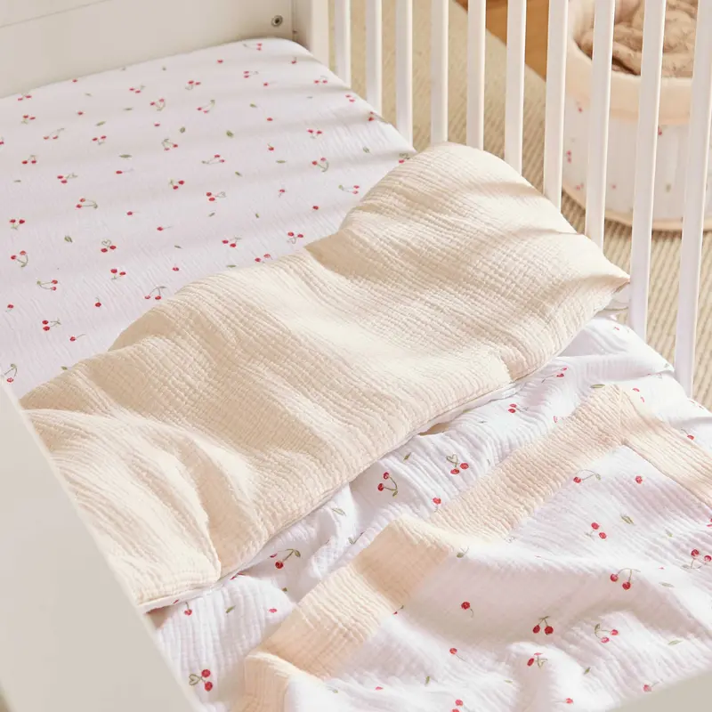 Cuddleco 4Pc Cot Bed Bedding Set In Ditsy Cherry 1