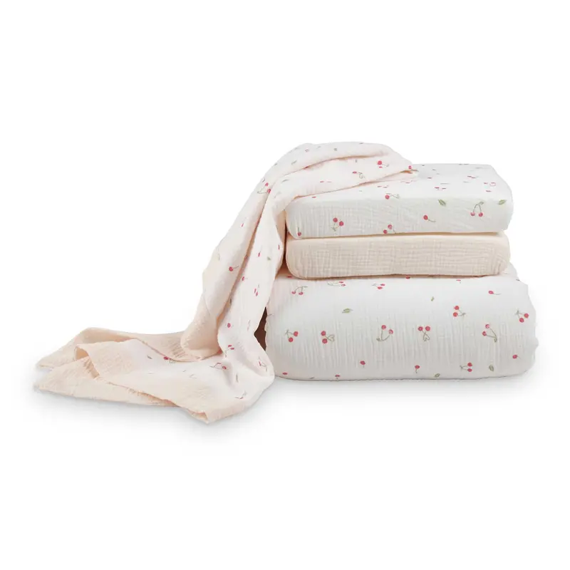 Cuddleco 4Pc Cot Bed Bedding Set In Ditsy Cherry 2