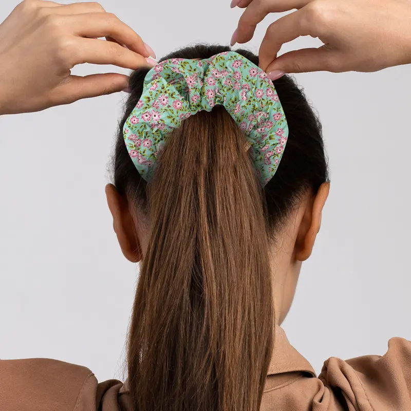 Dona Para El Cabello Con Estampado De Flores Color Aqua 1