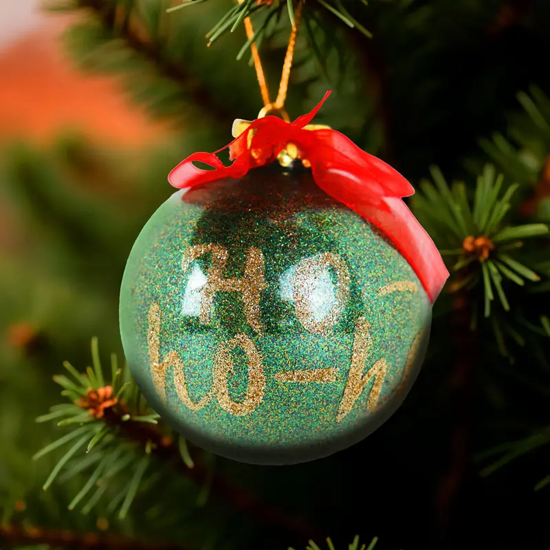 Esfera Navideña Brillante "Hohoho", Color Verde, 10 Cm 2