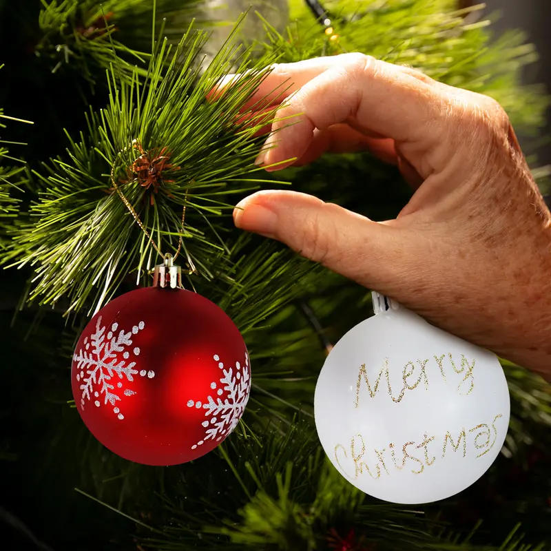 Esferas Navideñas Blanco Y Rojo, 2 Pzas 1