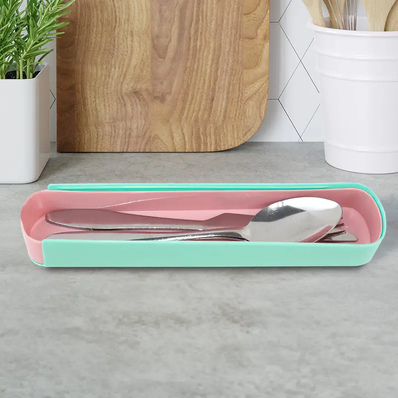Estuche Color Verde Con Cubiertos, 3 Pzas 2