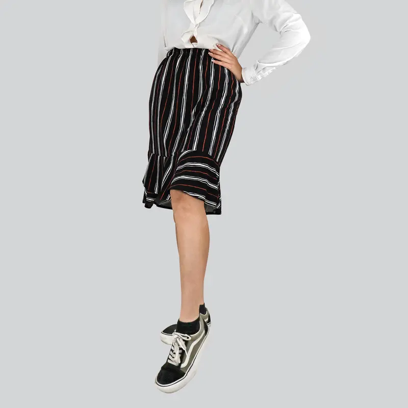 Falda Casual Con Abertura Color Negro Con Blanco Para Dama 1