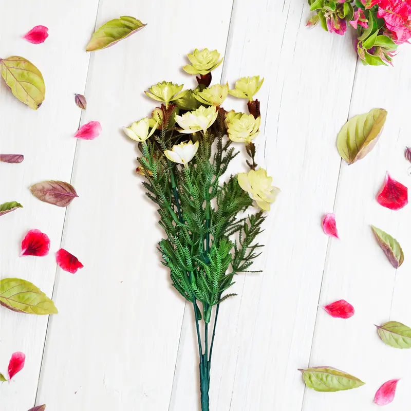 Follaje Artificial Decorativo Con Flores, Color Amarillo 2