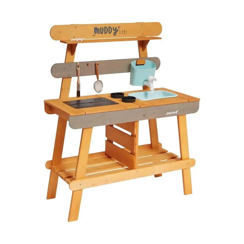Janod Muddy Lab Outdoor Kitchen 1