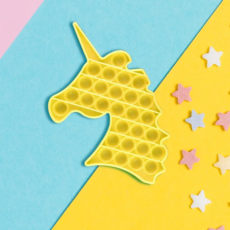 Juguete De Unicornio Color Amarillo Para Aliviar El Estrés 1