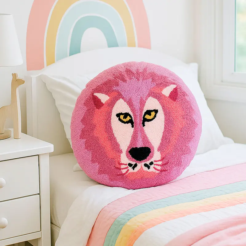 León Rosa, Almohada Decorativa 1