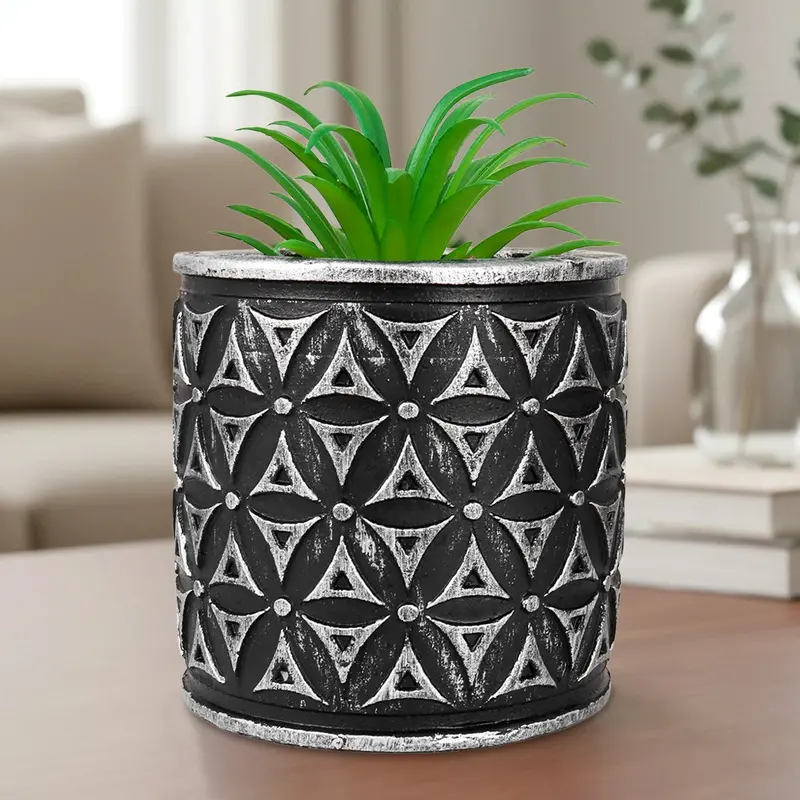 Maceta Con Planta Artificial, Diseño Cilindro Con Patrón, Color Plata 1
