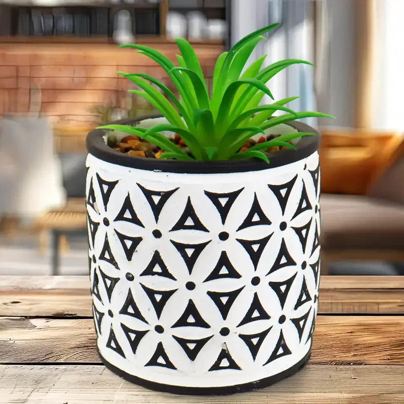 Maceta Con Planta Artificial, Diseño Color Negro 1