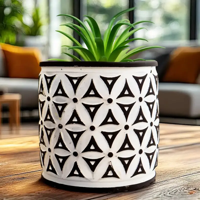 Maceta Con Planta Artificial, Diseño Color Negro 2