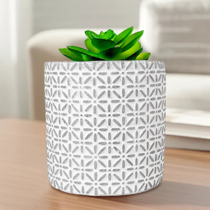 Maceta Con Planta Artificial, Diseño Con Patrón Flores, Color Gris 1