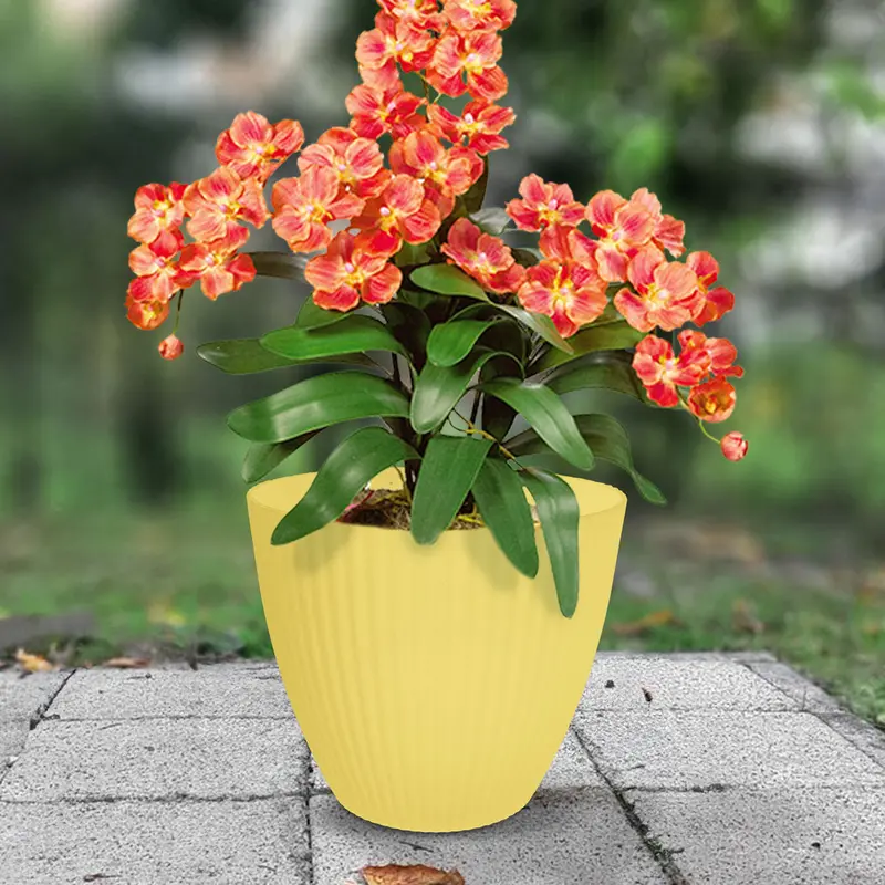 Maceta De Plástico Color Amarillo, 17X14cm 1