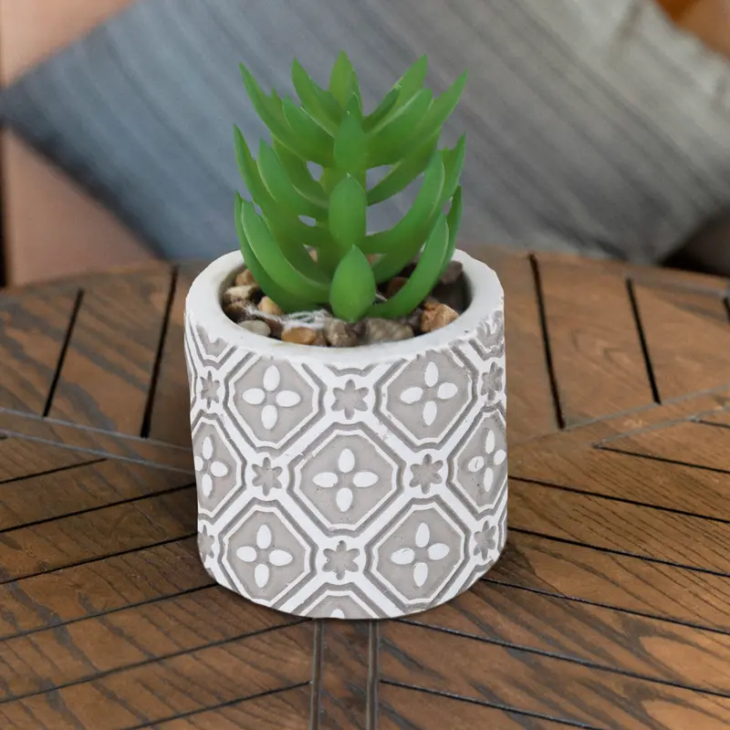 Maceta De Yeso Color Gris Con Planta Artificial 2