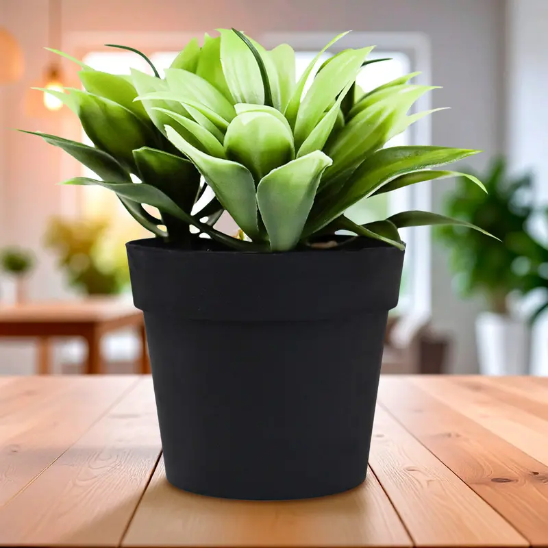 Maceta Decorativa Con Planta Artificial, Color Negro 1
