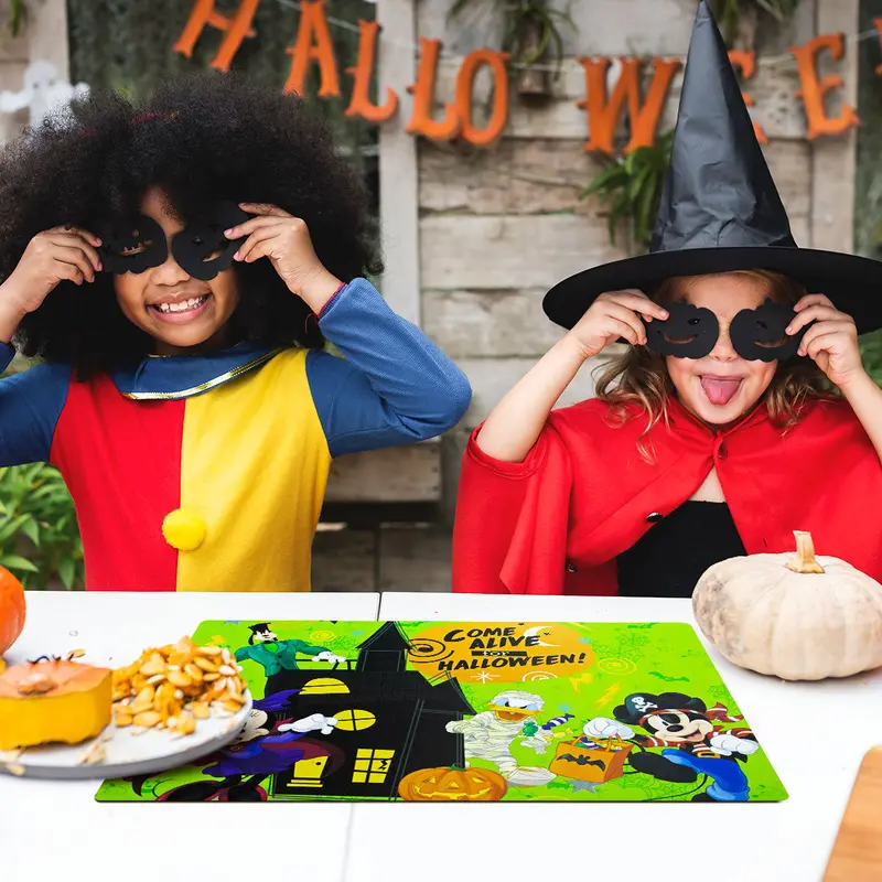 Mantel Individual Mickey Y Minnie Mouse Color Verde 2