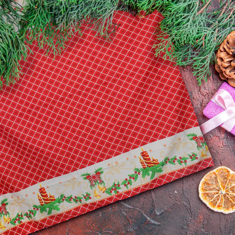 Mantel Navideño, Diseño Rombos, Color Rojo, 2X1.5 M 2