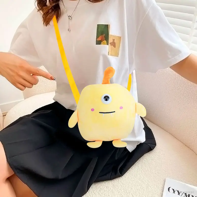 Mochila De Monstruo De Peluche Amarillo 1