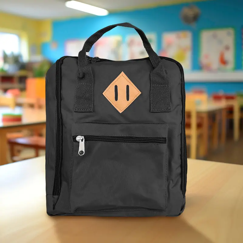 Mochila Pequeña, Color Negro 2