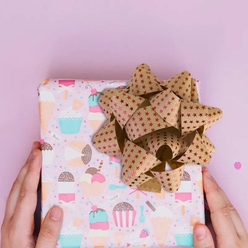 Moños Para Regalo De Papel Kraft Con Estrellas Color Rojo 1