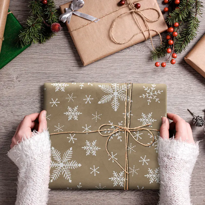 Papel De Regalo Navideño Transparente Con Estampado De Copos De Nieve 1