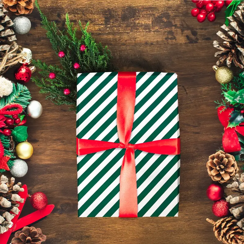 Papel Navideño Para Envolver Regalos, Color Verde Y Plata 1