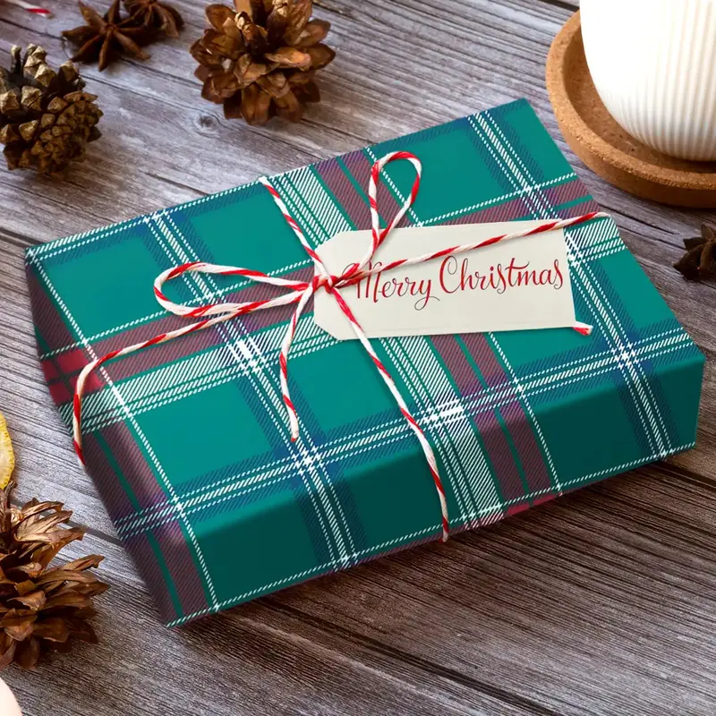 Papel Para Envolver Regalos Navideño, Diseño Cuadros, Color Verde 1