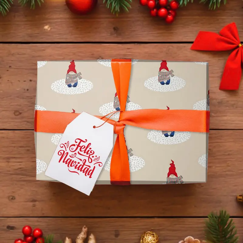 Papel Para Envolver Regalos Navideño, Diseño Gnomo 1